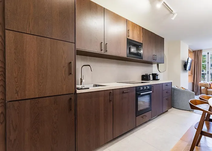 Elegant Bright And Air-conditioned 2 Bedroom In Bastille Apartman