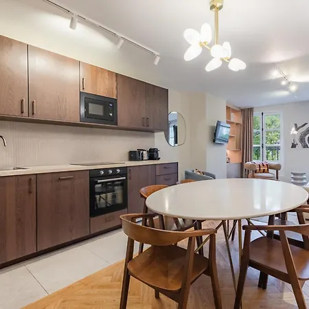 Elegant Bright And Air-conditioned 2 Bedroom In Bastille 公寓 *