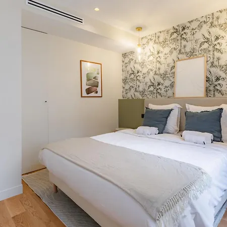 Elegant Bright And Air-conditioned 2 Bedroom In Bastille