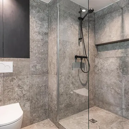 Elegant Bright And Air-conditioned 2 Bedroom In Bastille *