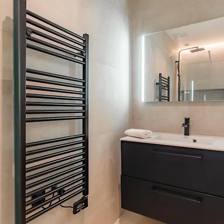Elegant Bright And Air-conditioned 2 Bedroom In Bastille Apartmán Paříž