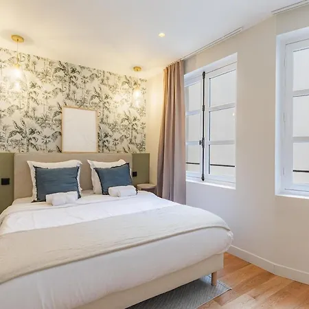 Elegant Bright And Air-conditioned 2 Bedroom In Bastille