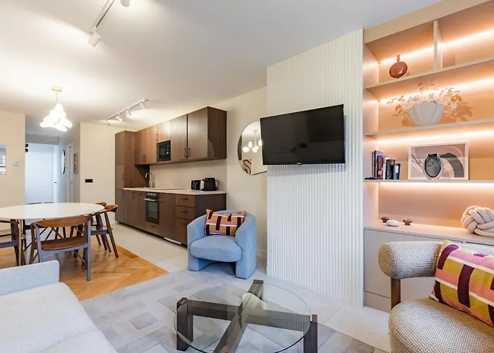 Elegant Bright And Air-conditioned 2 Bedroom In Bastille