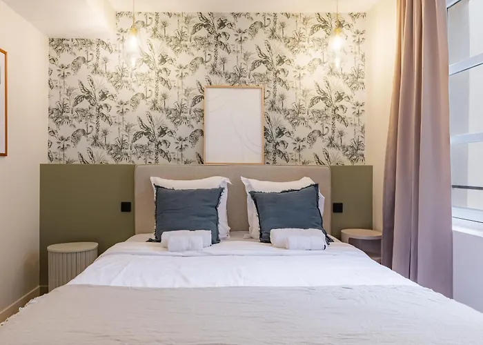 Elegant Bright And Air-conditioned 2 Bedroom In Bastille 公寓 *