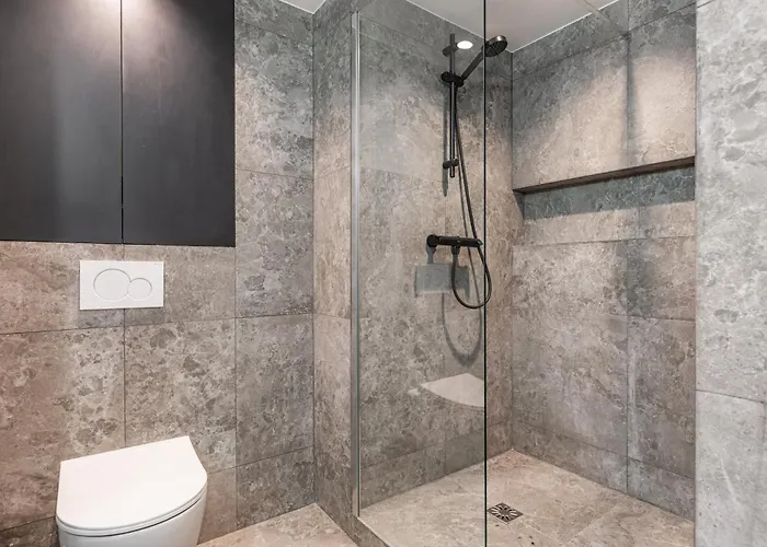 Elegant Bright And Air-conditioned 2 Bedroom In Bastille *